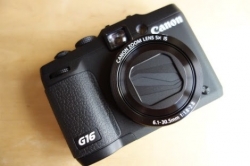 油絵で描く「キャノンPowerShot G16 」